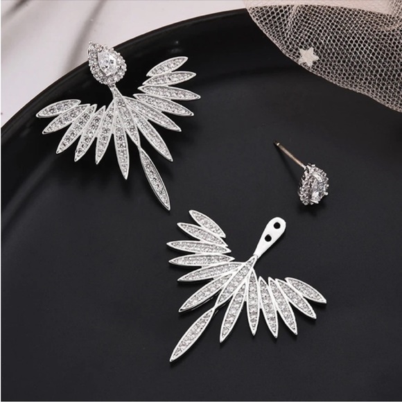 “Angel of Yours” Luxury Diamond Rhinestone Silver Zircon Gemstone Fancy Earrings - Picture 6 of 9